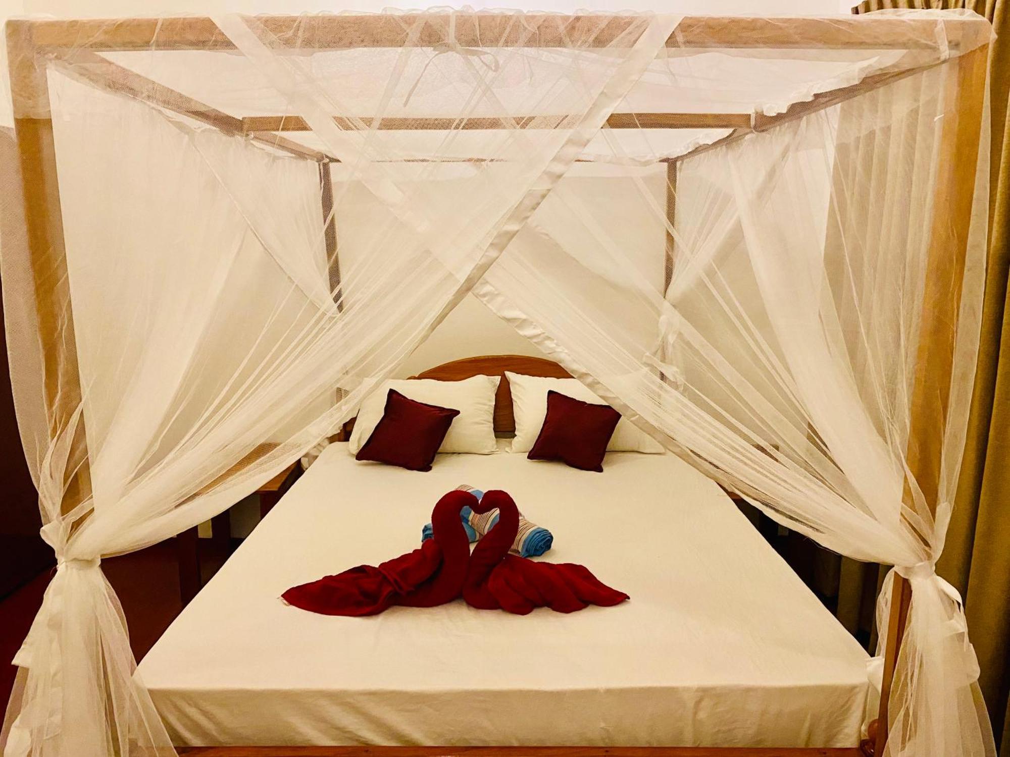 Tropicana Home Stay Arugam Kudah Eksteriør bilde